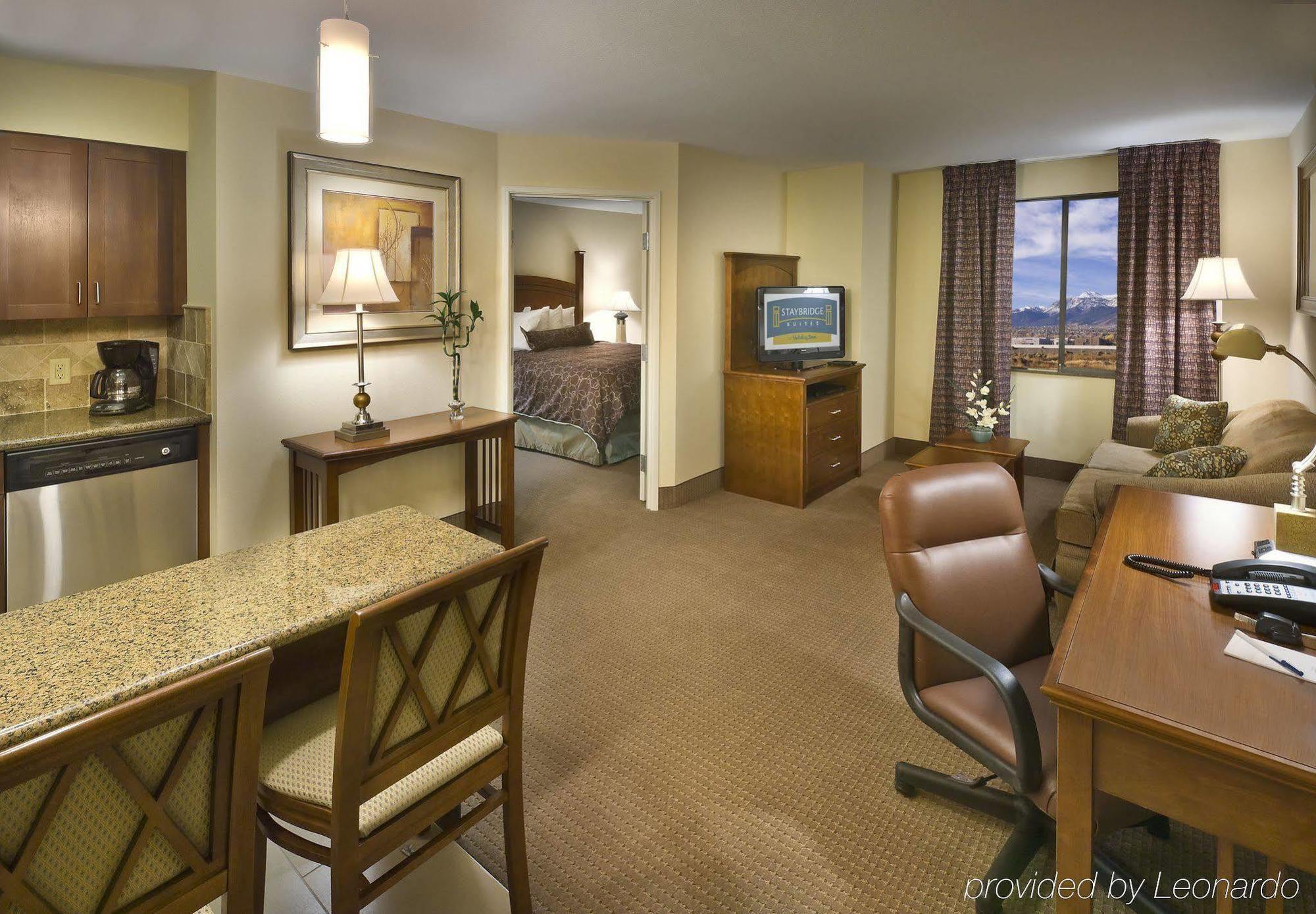 Staybridge Suites Reno Nevada, An Ihg Hotel Стая снимка